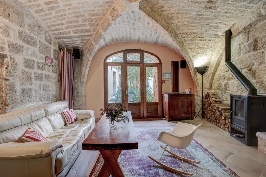 Stunning Medieval Getaway Vic-la-Gardiole Eksteriør bilde
