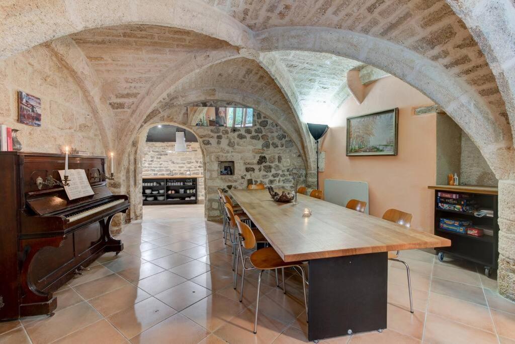 Stunning Medieval Getaway Vic-la-Gardiole Eksteriør bilde